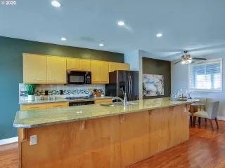 Photo #5: 20155921 Listing