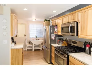 Photo #2: 20156497 Listing