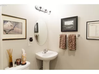 Photo #6: 20156497 Listing