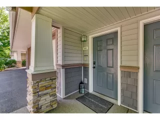 Photo #6: 20156998 Listing