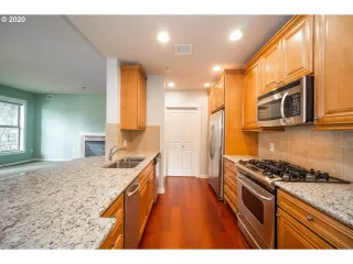 Photo #1: 20157048 Listing