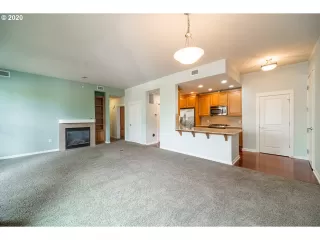 Photo #4: 20157048 Listing