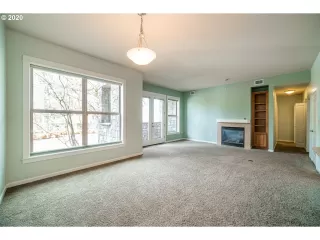 Photo #5: 20157048 Listing