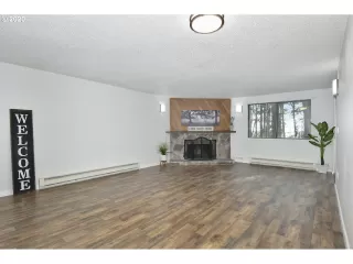 Photo #1: 20158112 Listing 