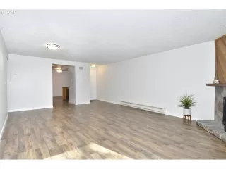 Photo #2: 20158112 Listing 