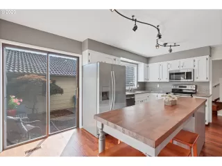 Photo #2: 20158283 Listing 