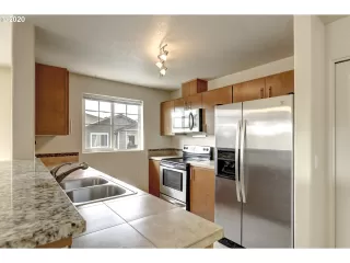 Photo #1: 20158390 Listing 