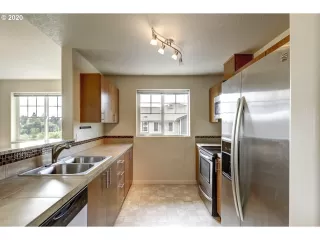 Photo #2: 20158390 Listing 