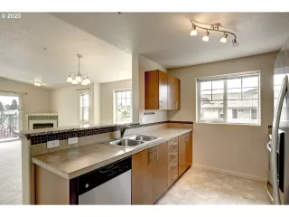 Photo #3: 20158390 Listing 