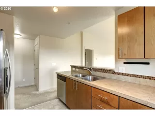 Photo #4: 20158390 Listing 