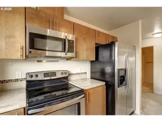 Photo #5: 20158390 Listing 