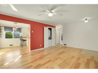 Photo #2: 20158752 Listing 