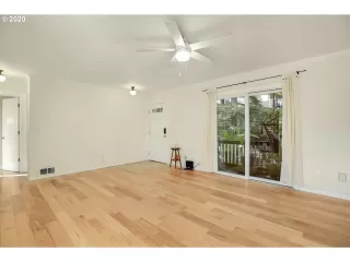 Photo #3: 20158752 Listing 