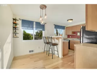 Photo #4: 20158752 Listing 