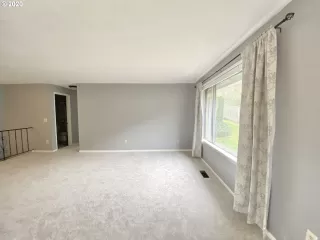 Photo #4: 20160368 Listing