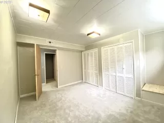 Photo #6: 20160368 Listing