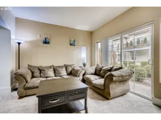 Photo #4: 20160442 Listing 