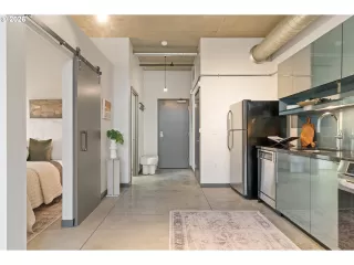 Photo #4: 201614496 Listing 