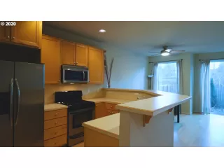 Photo #1: 20164033 Listing