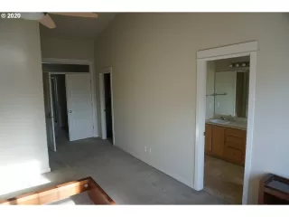 Photo #6: 20164033 Listing