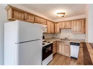 Photo #4: 20164385 Listing