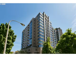 Photo #1: 20164997 Listing 