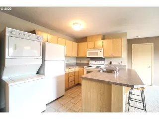 Photo #5: 20165820 Listing