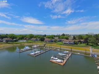 Photo #1: 20166506 Listing