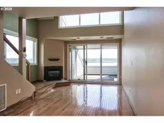 Photo #2: 20166621 Listing