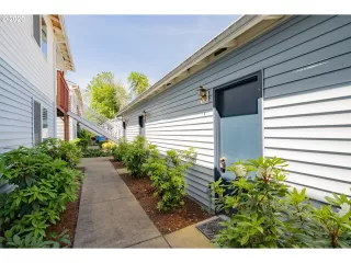 Photo #2: 20166956 Listing