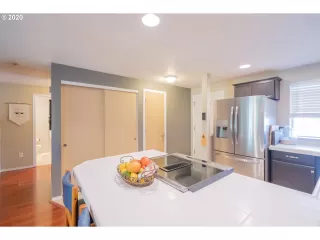 Photo #3: 20166956 Listing