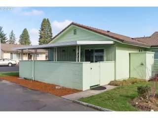 Photo #5: 20166972 Listing