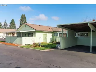 Photo #6: 20166972 Listing