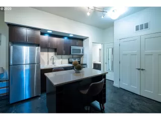 Photo #5: 20168780 Listing