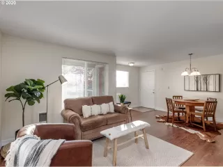 Photo #3: 20169133 Listing