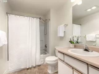 Photo #5: 20169133 Listing