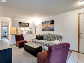 Photo #4: 20169366 Listing