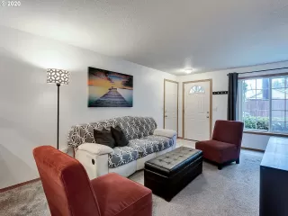 Photo #5: 20169366 Listing