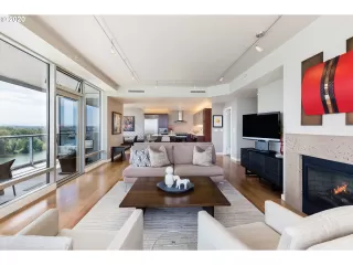 Photo #4: 20170308 Listing