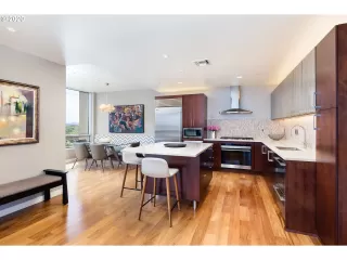 Photo #6: 20170308 Listing