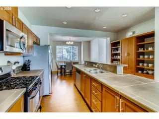 Photo #6: 20170323 Listing 