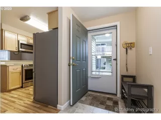 Photo #3: 20170416 Listing