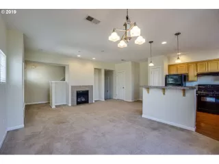 Photo #5: 20170582 Listing