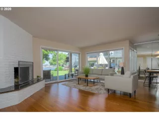 Photo #2: 20172210 Listing