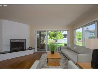 Photo #4: 20172210 Listing