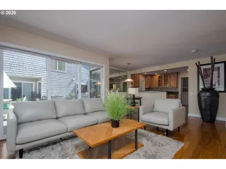 Photo #5: 20172210 Listing