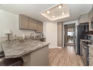 Photo #5: 20173476 Listing