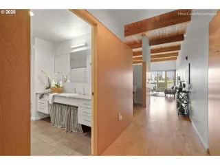 Photo #4: 20173524 Listing