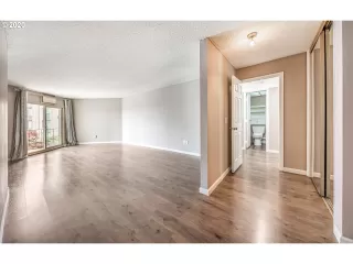 Photo #2: 20174340 Listing