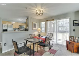 Photo #5: 20174467 Listing